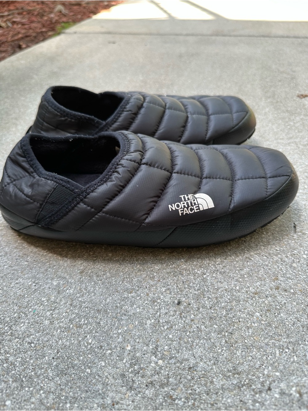 The North Face Men's Black Quilted Slip-On Mules